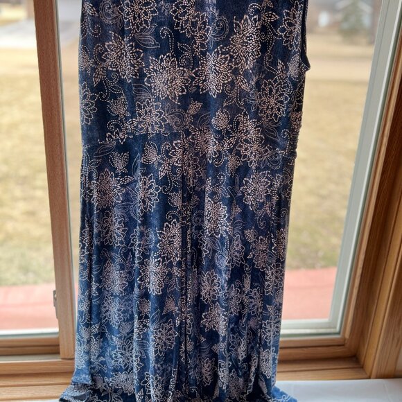 Blue Floral Plus Size Dress - Picture 1 of 5